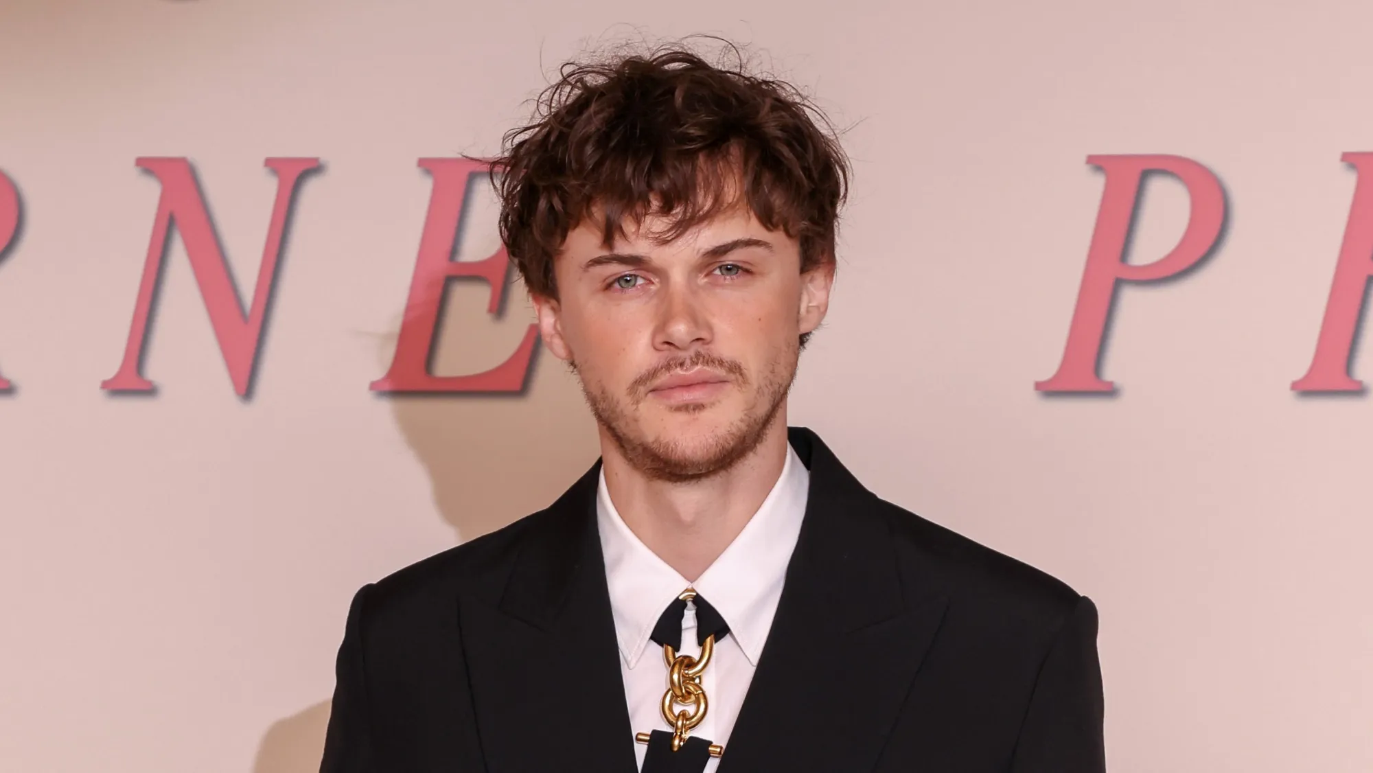 christopher briney height 