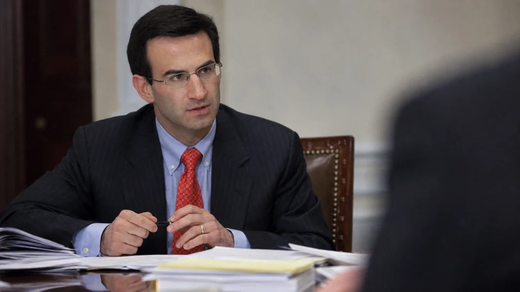 Peter Orszag Hair: Hairstyle, Hairline, Appearance and Professional Image peter orszag hair